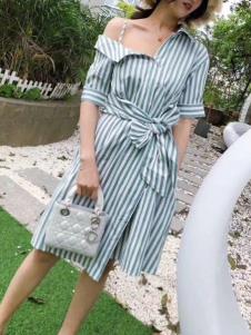 2019碧成萱女装夏露肩连衣裙